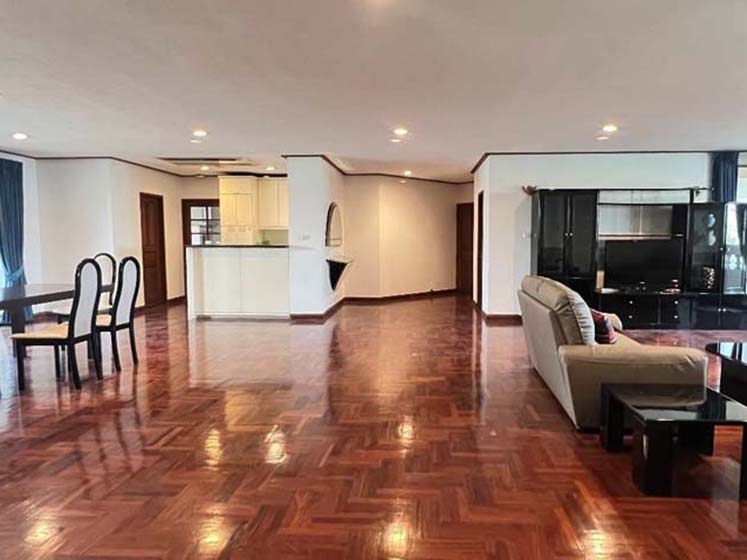 Condominium in Phaholyothin 